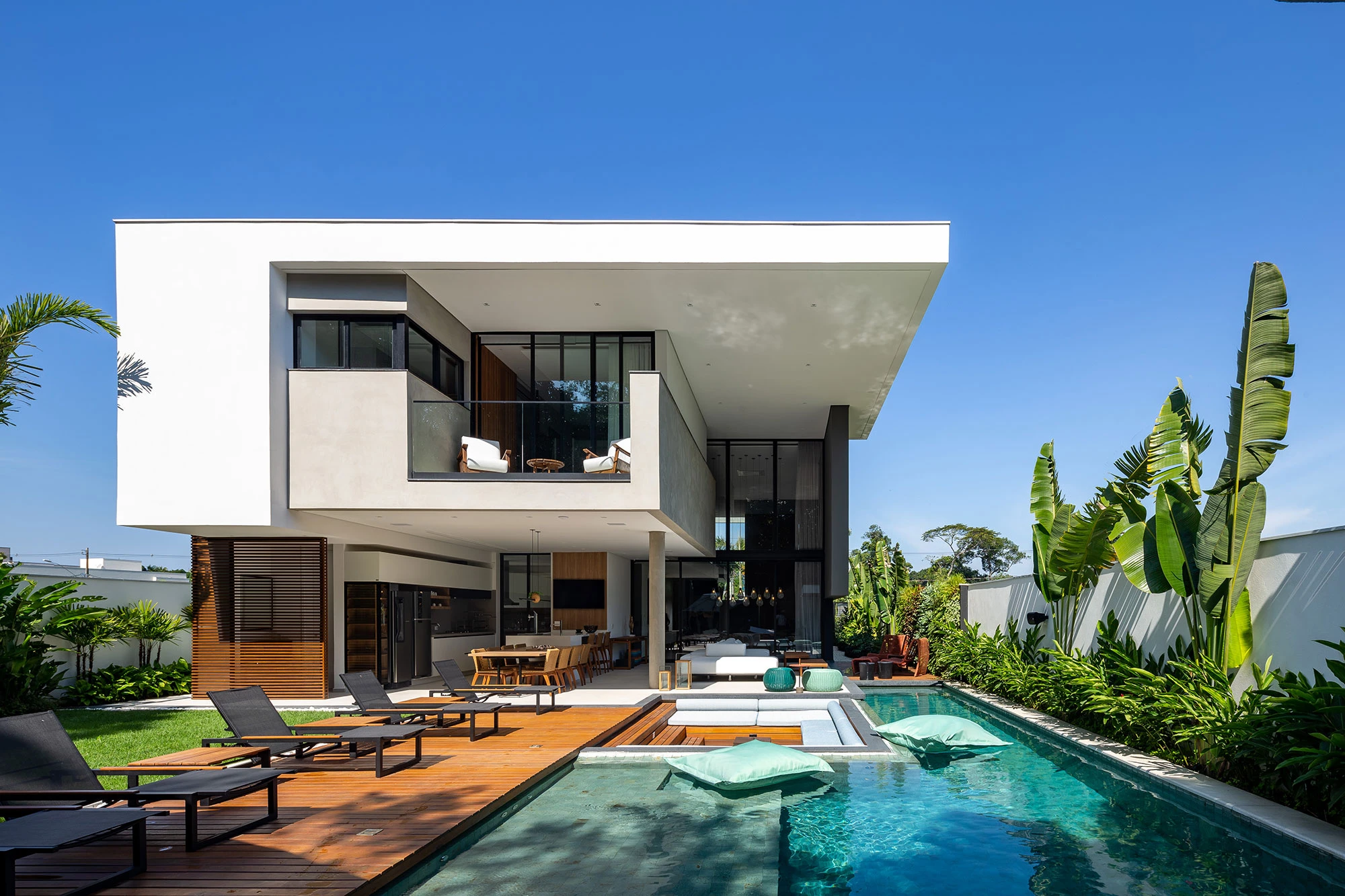 ¿Es Mejor Poner un Precio Más Alto o Más Bajo al Vender una Casa o Vivienda?