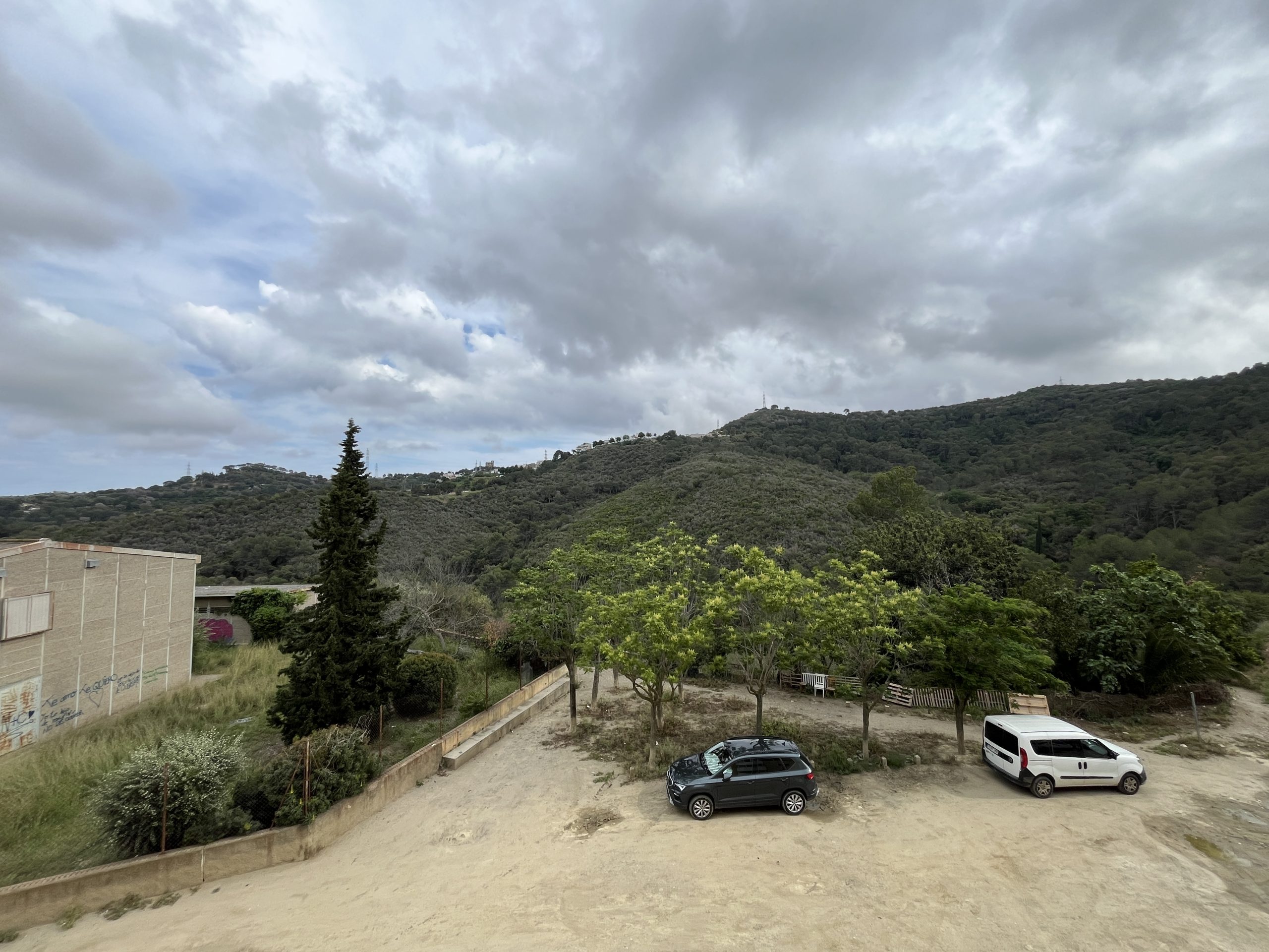 ¿Puedo hacer barbacoas en la terraza o jardín de mi casa?