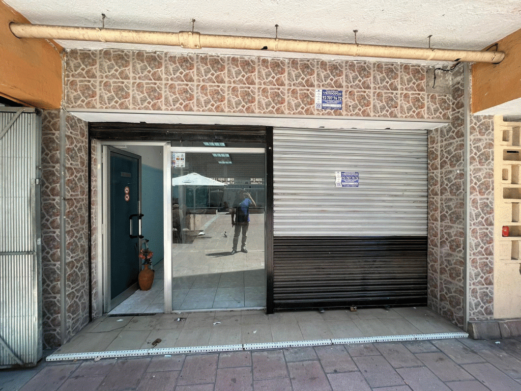 Local Comercial en Ciutat Meridiana de Nou Barris en Barcelona VENDOPOR Inmobiliarias